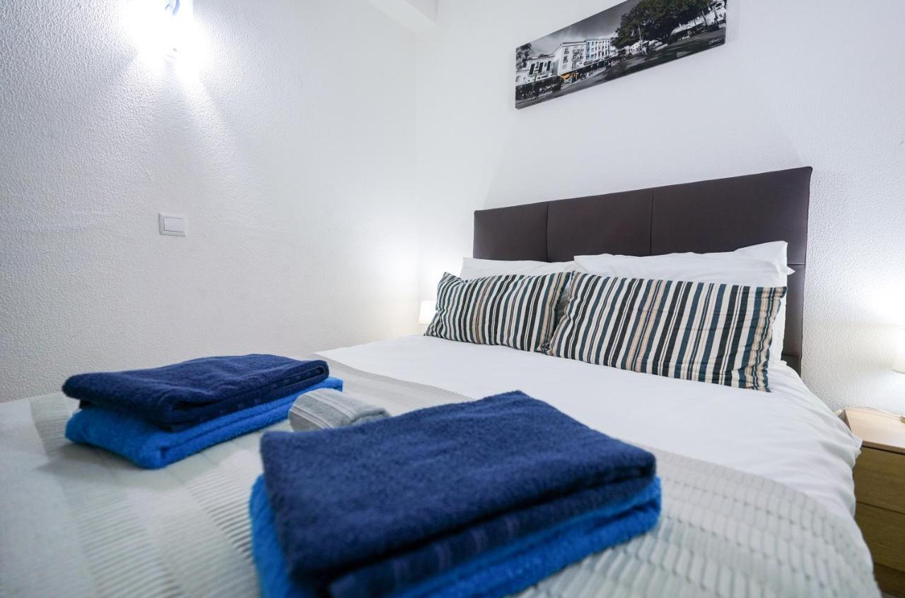 Bay View W/pool 3-min Walk To The Apartment Albufeira